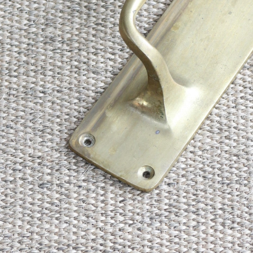 オシャレなフォルムでドアを演出♪ アンティーク・ブラス・ドアハンドル VC87-186003