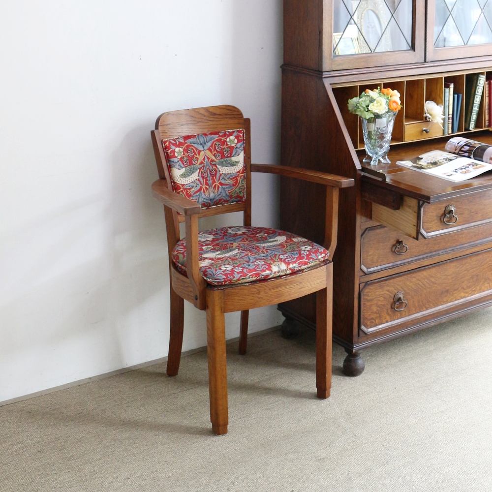 インテリアの挿し色に♪ アームチェア【ウィリアム・モリス イチゴ泥棒】 VS1-345002MORRIS