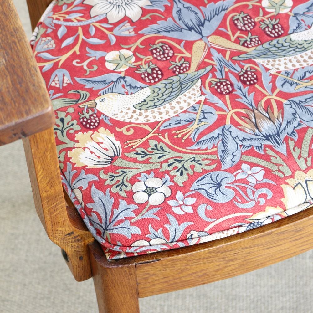 インテリアの挿し色に♪ アームチェア【ウィリアム・モリス イチゴ泥棒】 VS1-345002MORRIS