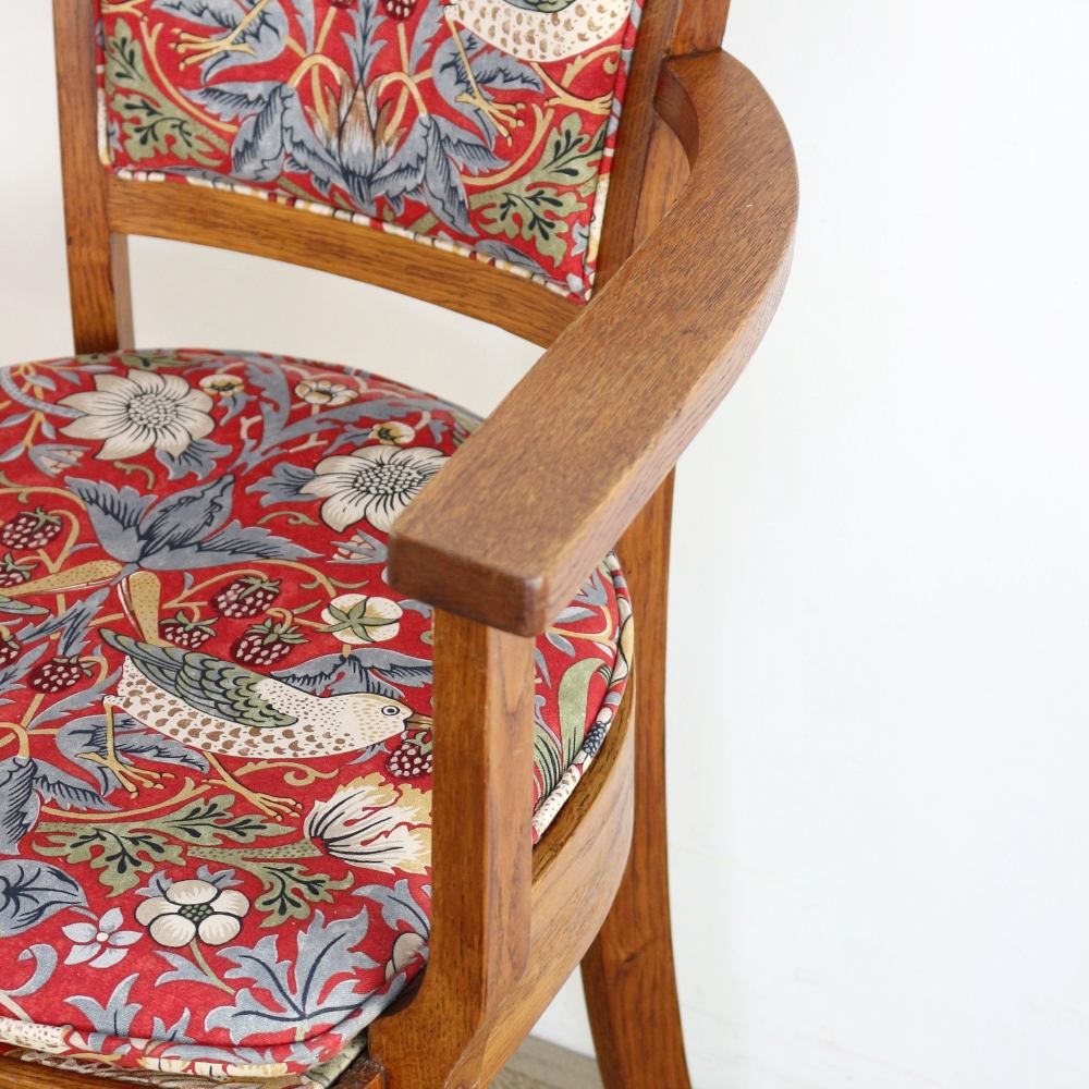 インテリアの挿し色に♪ アームチェア【ウィリアム・モリス イチゴ泥棒】 VS1-345002MORRIS