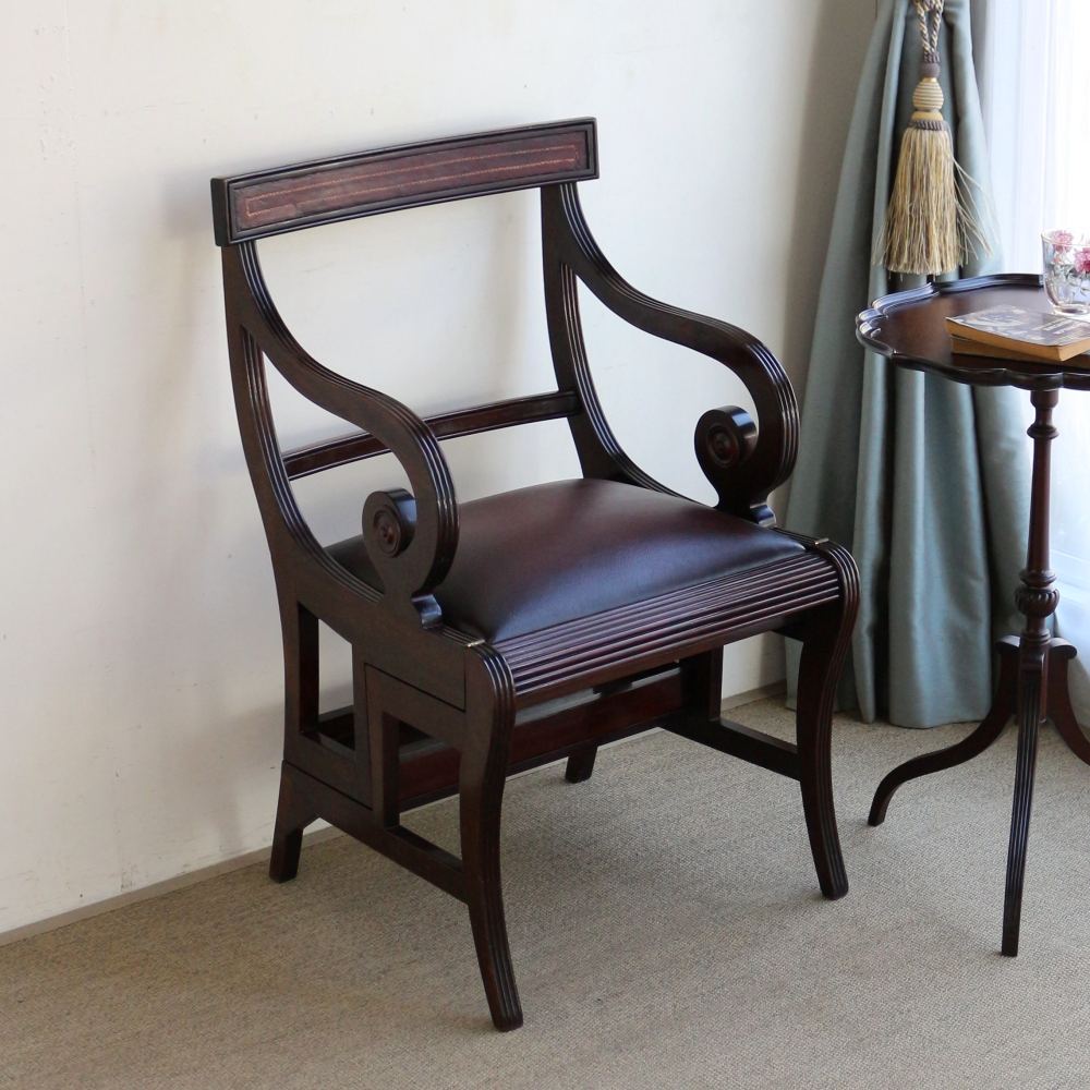 オシャレで便利な1台2役♪ ステップチェア VS1-459