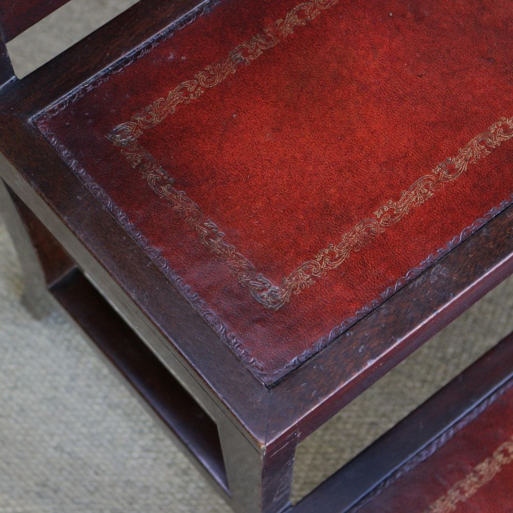 オシャレで便利な1台2役♪ ステップチェア VS1-459