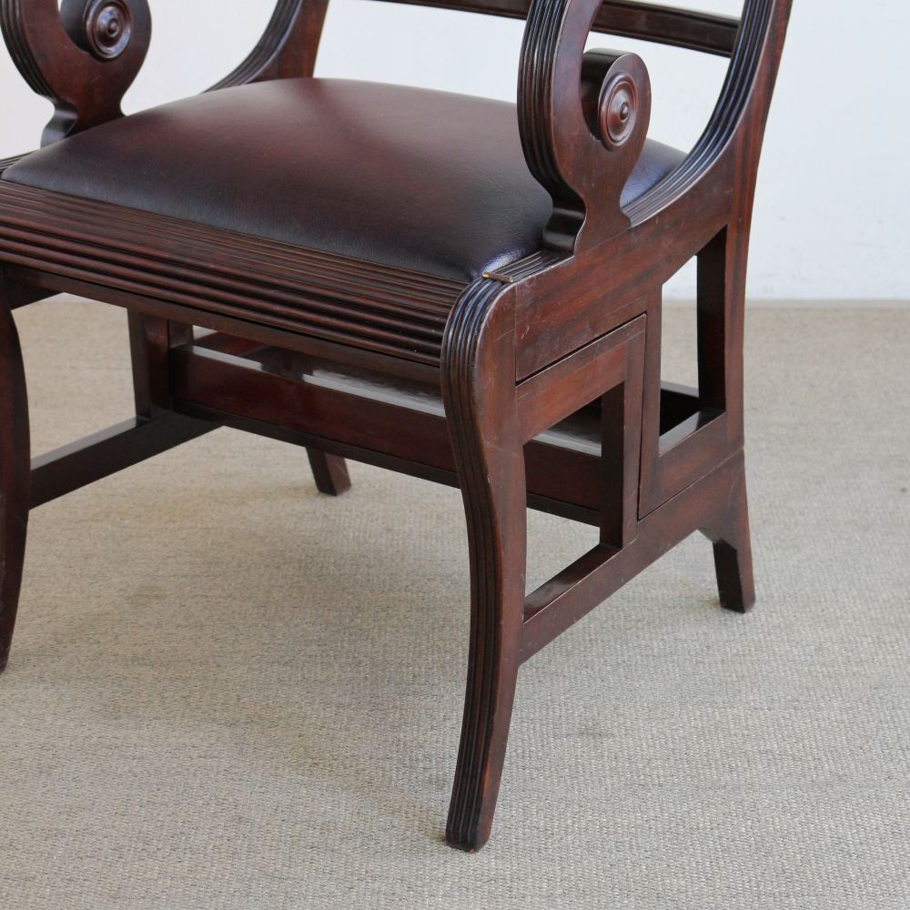 オシャレで便利な1台2役♪ ステップチェア VS1-459