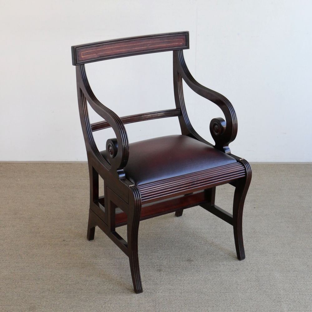 オシャレで便利な1台2役♪ ステップチェア VS1-459