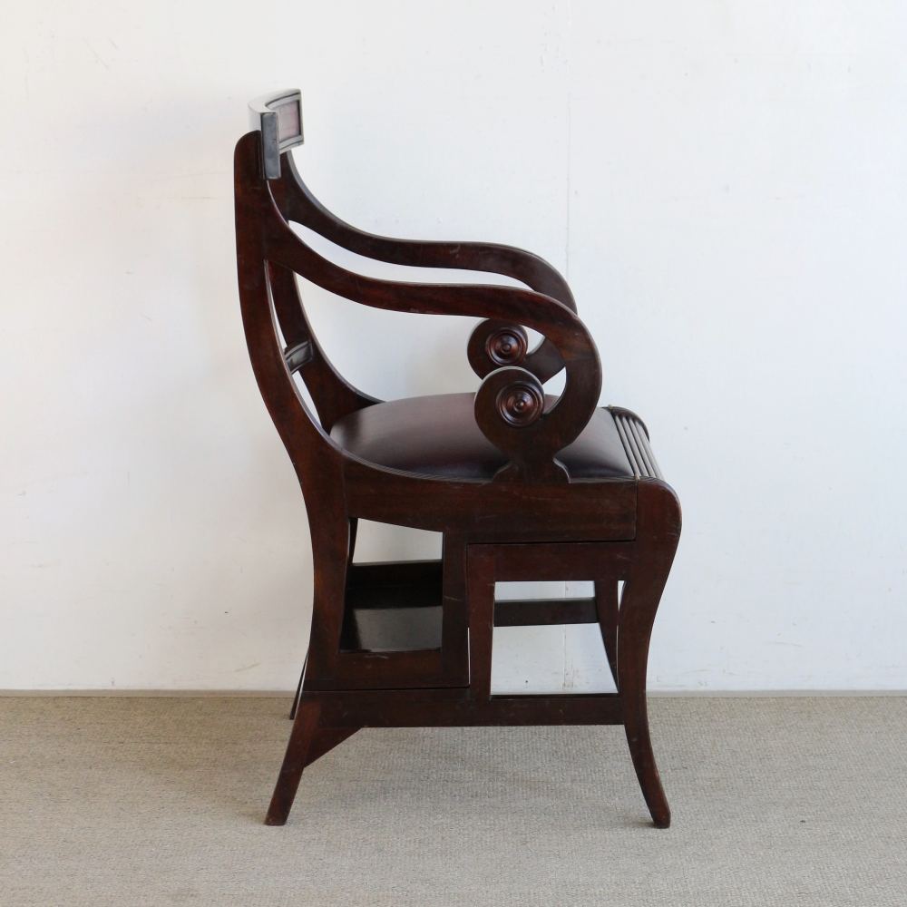 オシャレで便利な1台2役♪ ステップチェア VS1-459