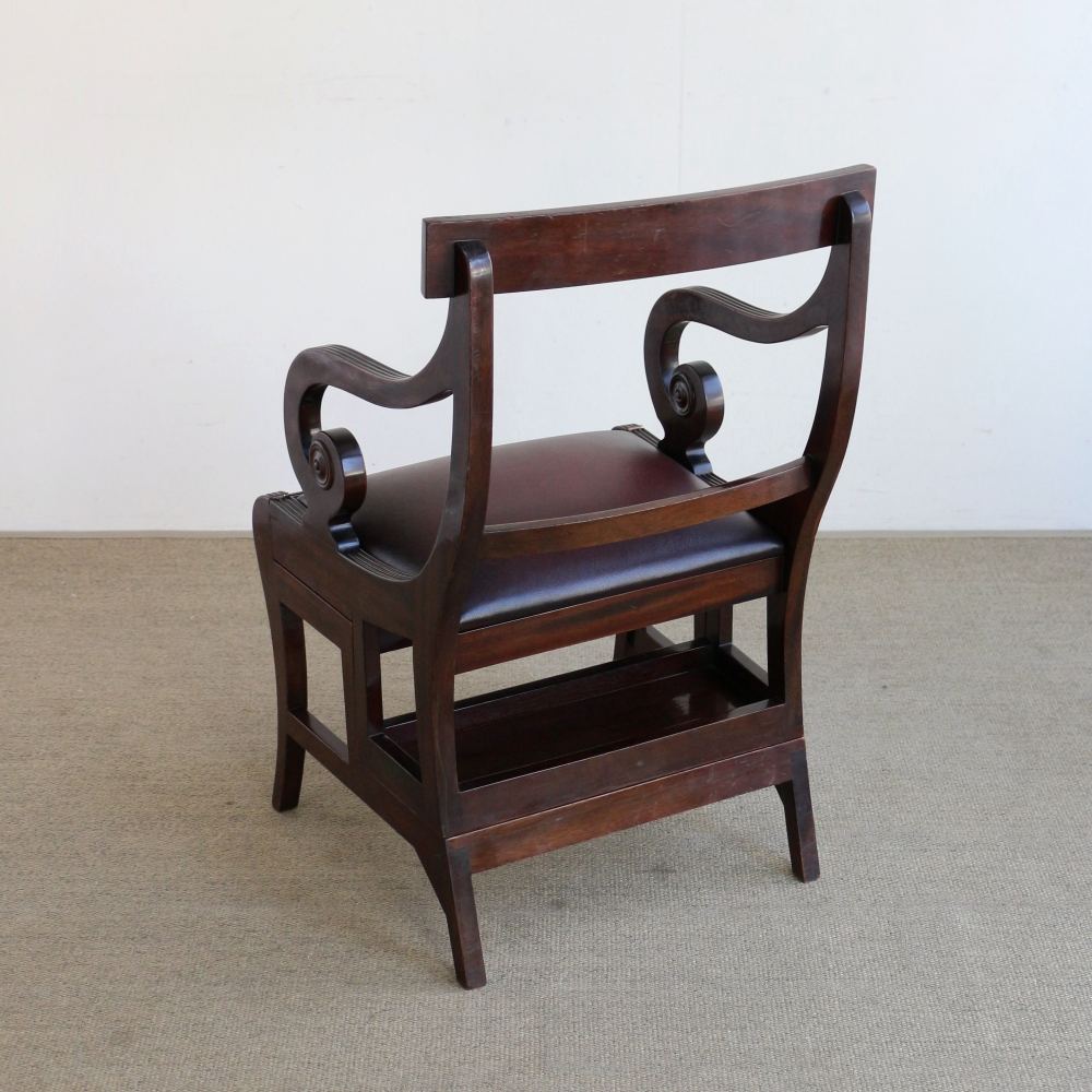 オシャレで便利な1台2役♪ ステップチェア VS1-459