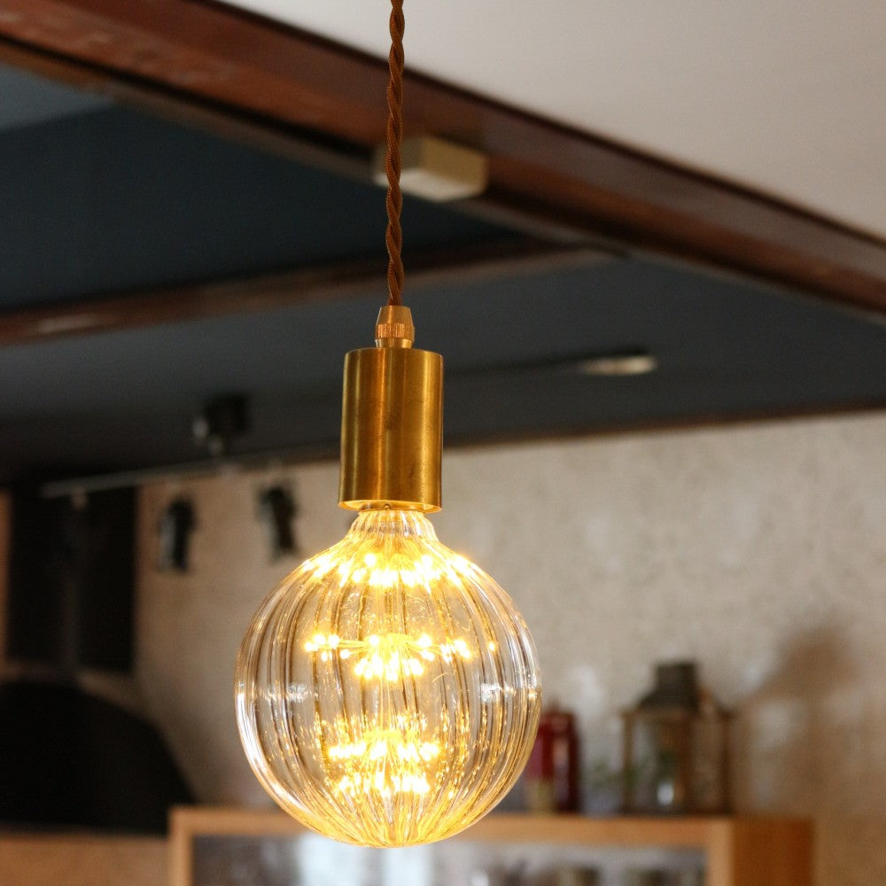 ぐるりと巻いたコードが遊び心♪ 灯具「LONDON LIGHT Clonal Gold」【E26対応】 WV1-L007-GD