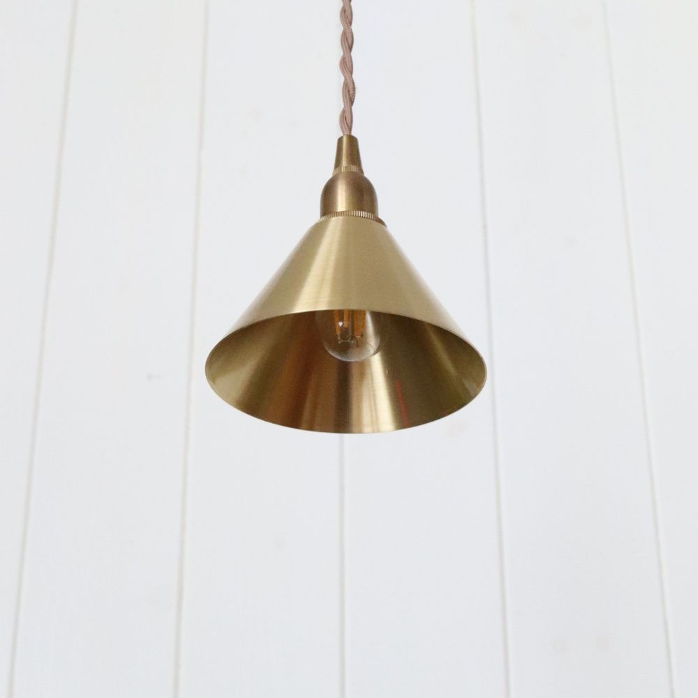 ペンダントライト – アンティーク家具と雑貨の店 ビクトリアンクラフト