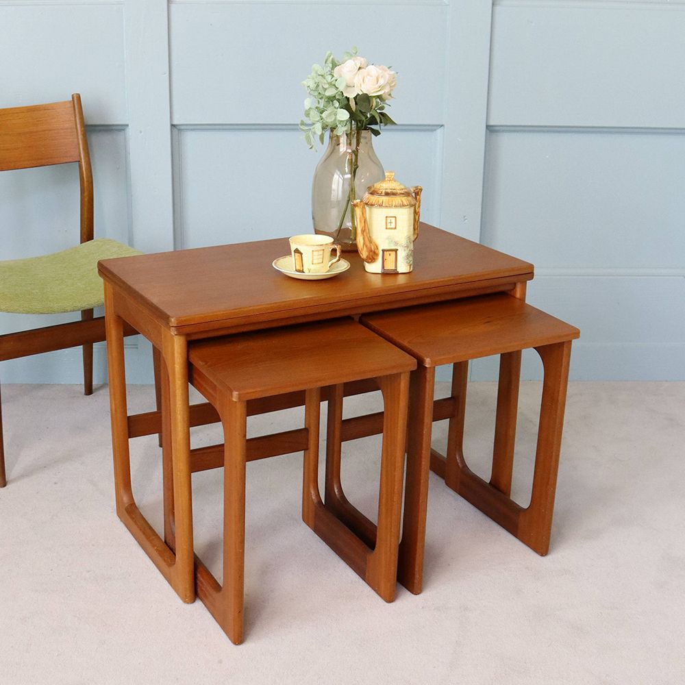 英国アンティーク木製ネストテーブル4台set/収納式机/飾り棚(84-237) 英国アンティーク ネストテーブル | クイーンアンスタイル