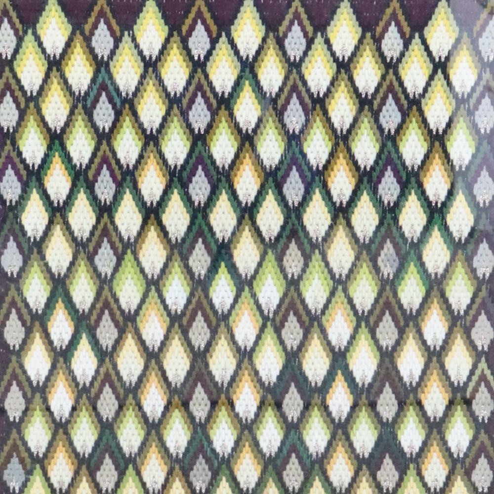 キラリと輝く毛糸の刺繍♪　ファイヤースクリーン　VC107-270