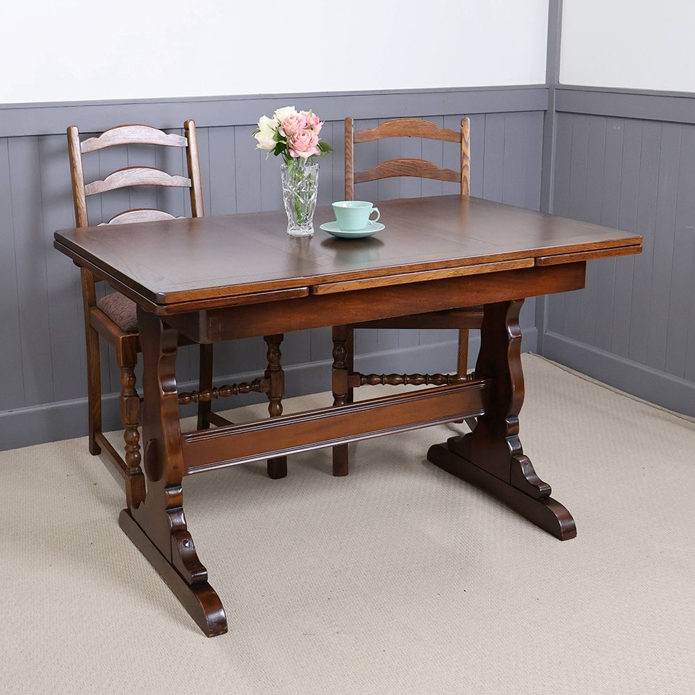 ダイニング – アンティーク家具と雑貨の店 ビクトリアンクラフト