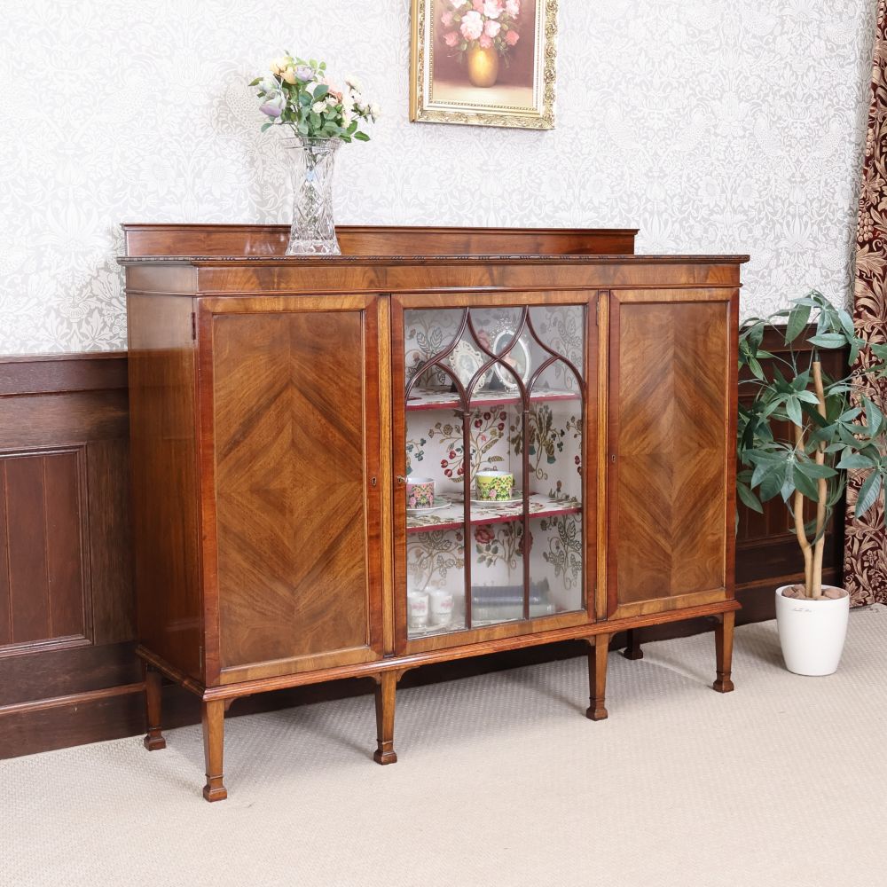 デーボシ 彫刻装飾付きアンティーク家具　2点 デーボシ 彫刻装飾付きアンティーク家具 2点 デーボシ 彫刻装飾付き