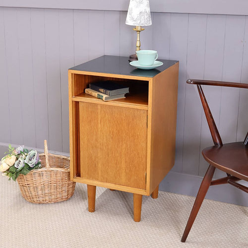 キャビネット・ブックケース – アンティーク家具と雑貨の店 ビクトリア