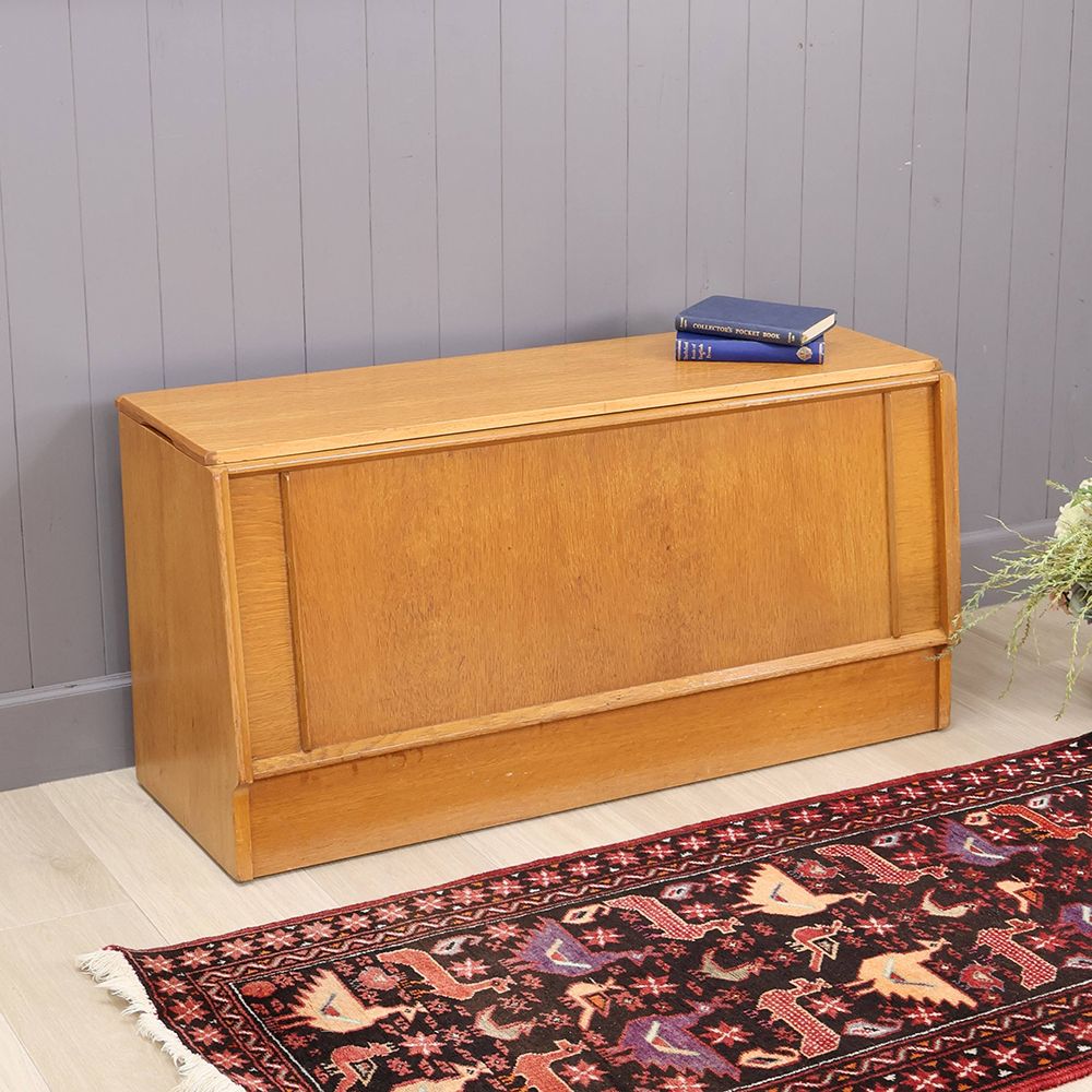 アンティーク家具やステンドグラス・ドア・雑貨の販売｜ビクトリアン