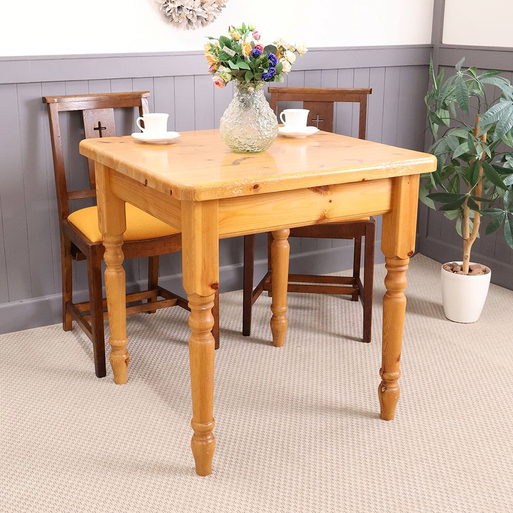 ダイニングテーブル – アンティーク家具と雑貨の店 ビクトリアン