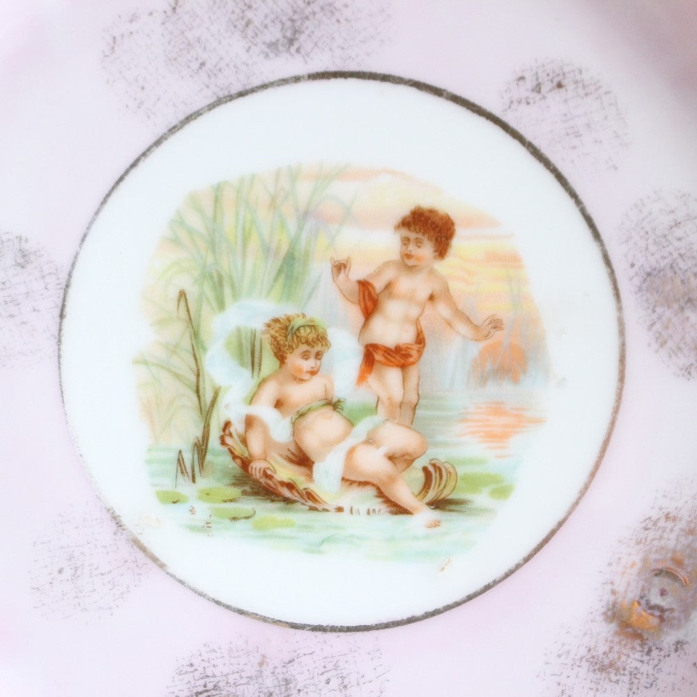 上品で愛らしい天使の絵皿♪　アンティークのピンクのプレート　LV1-172-A-1066