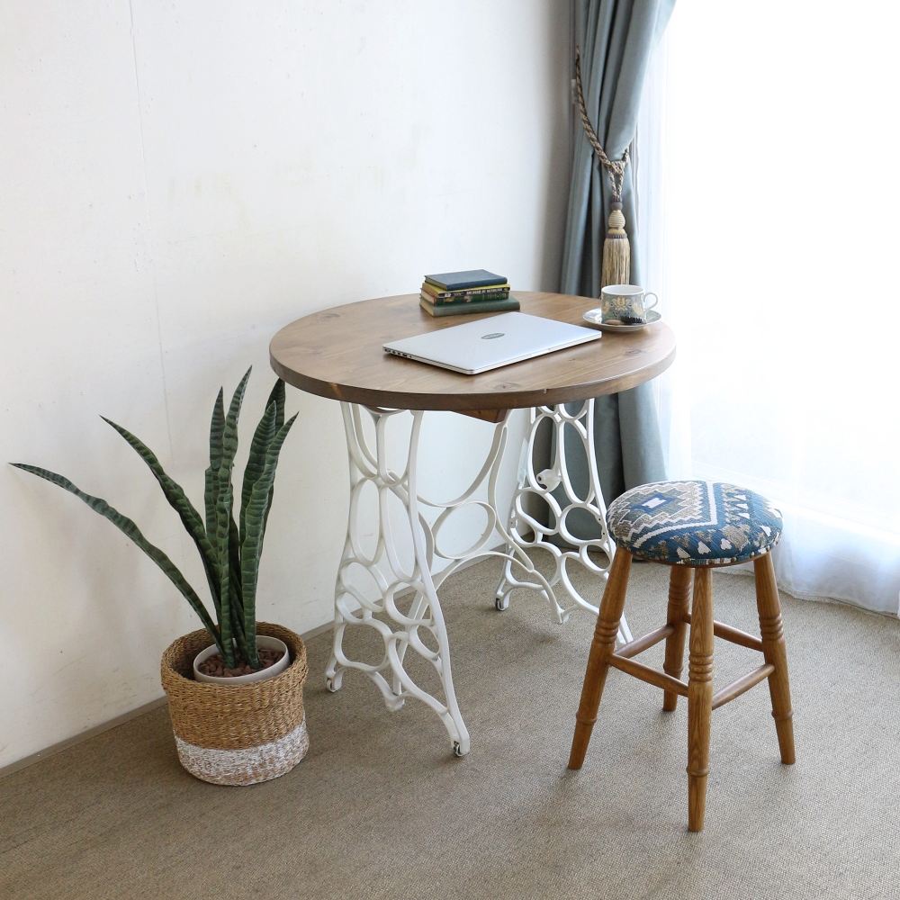 【受注生産品】青いテキスタイル柄♪ 当店オリジナル・ロースツール OL-LS-GIBSON12 – アンティーク家具と雑貨の店 ビクトリアンクラフト