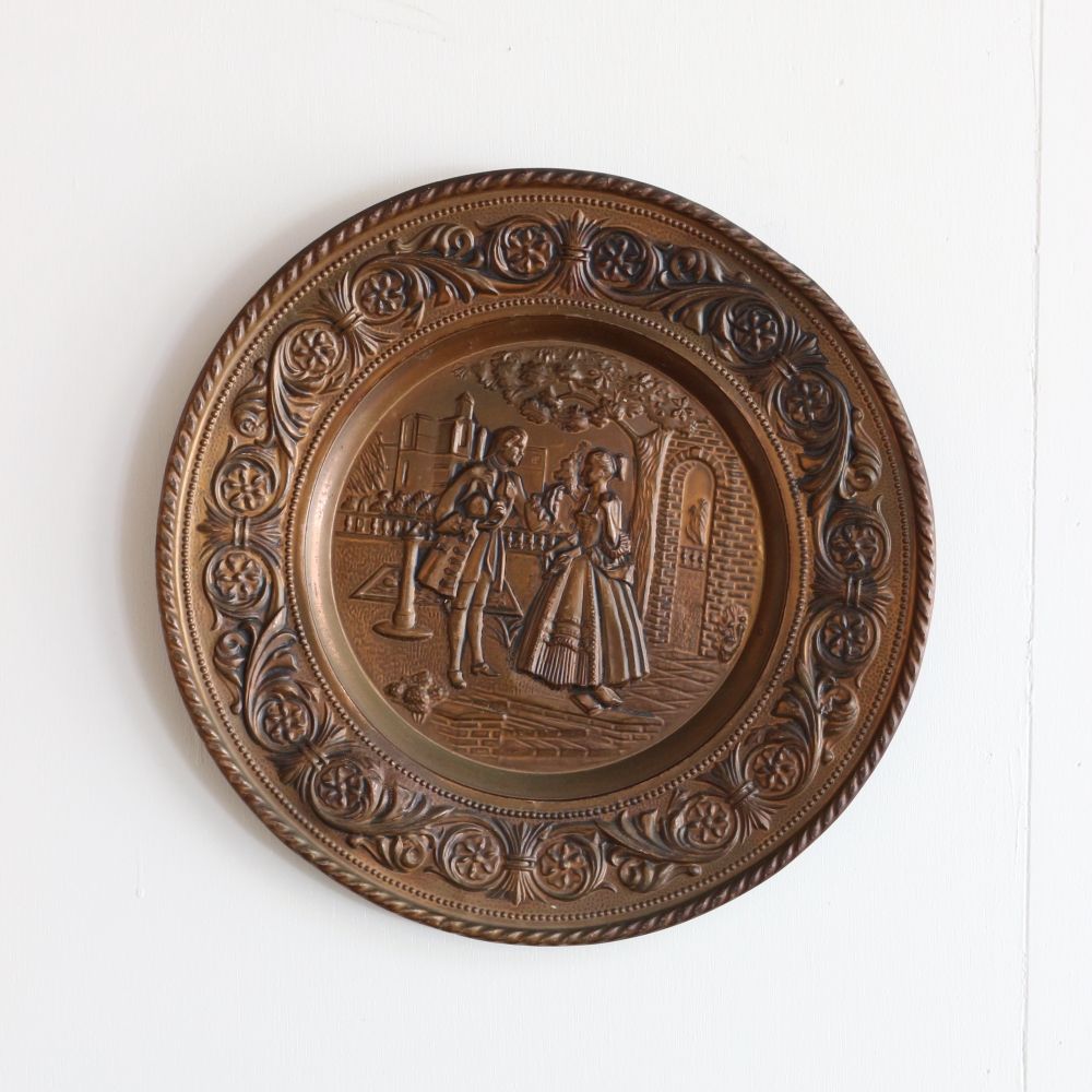 18世紀ごろの恋人たち♪　銅製の壁飾り　VC103-342004