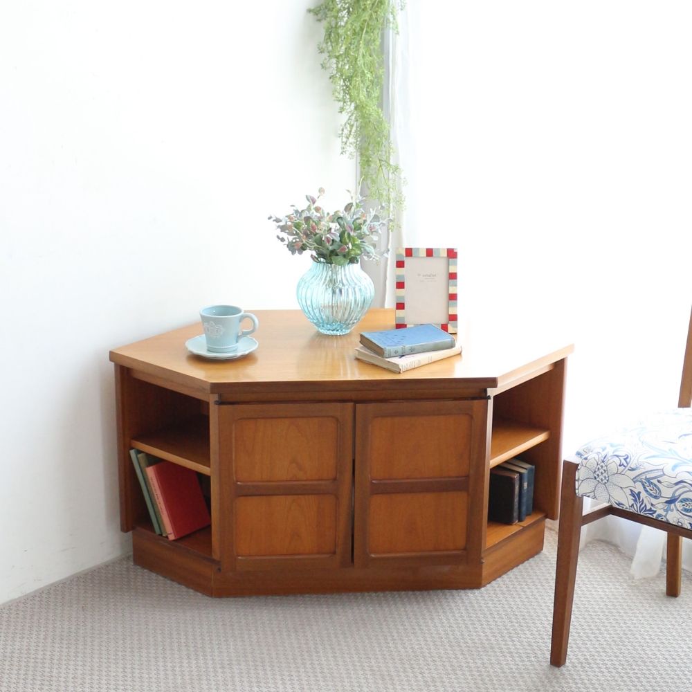 NATHAN / ネイサン – アンティーク家具と雑貨の店 ビクトリアンクラフト